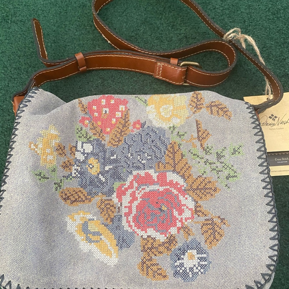 Ladies shoulder bag